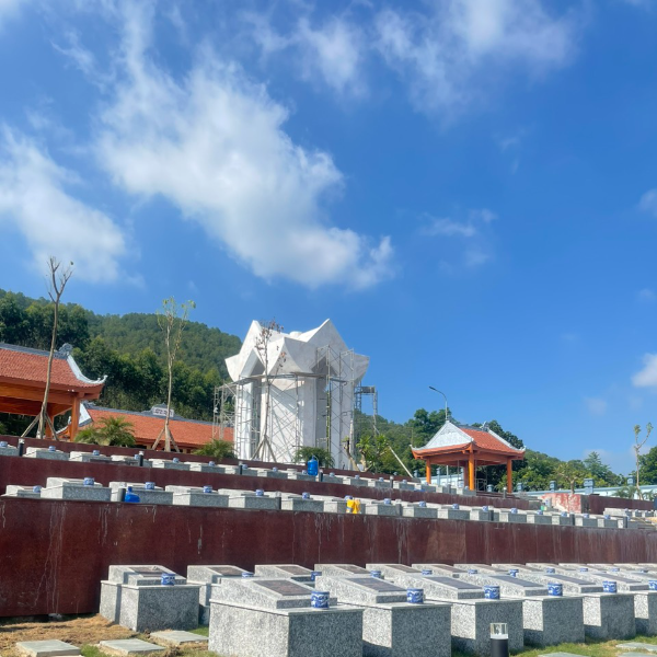 Đài tưởng niệm liệt sỹ Chí Linh Hải Dương